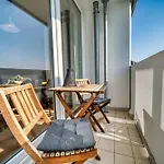 - Haus N, App 0n0704 *